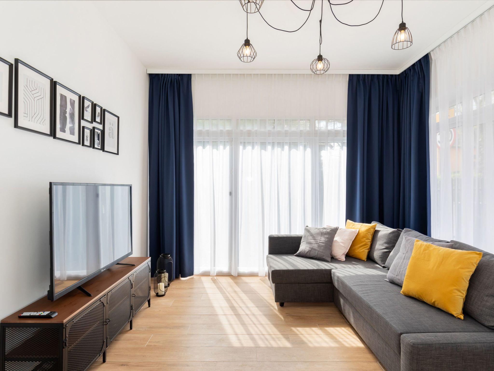 "Marine" mit gemeinschaftlichem Pool-Image-tags.info