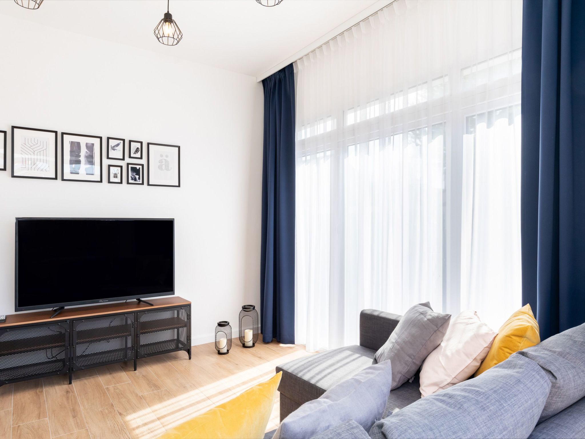 "Marine" mit gemeinschaftlichem Pool-Image-tags.info