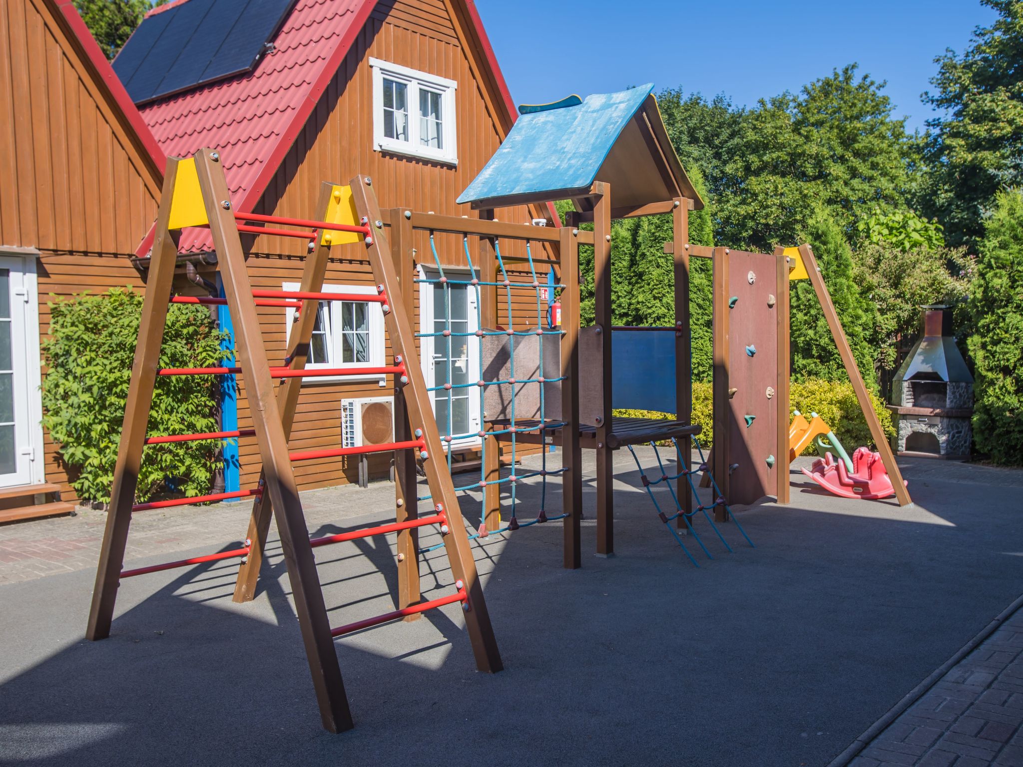 "Marine" mit gemeinschaftlichem Pool-Image-tags.info