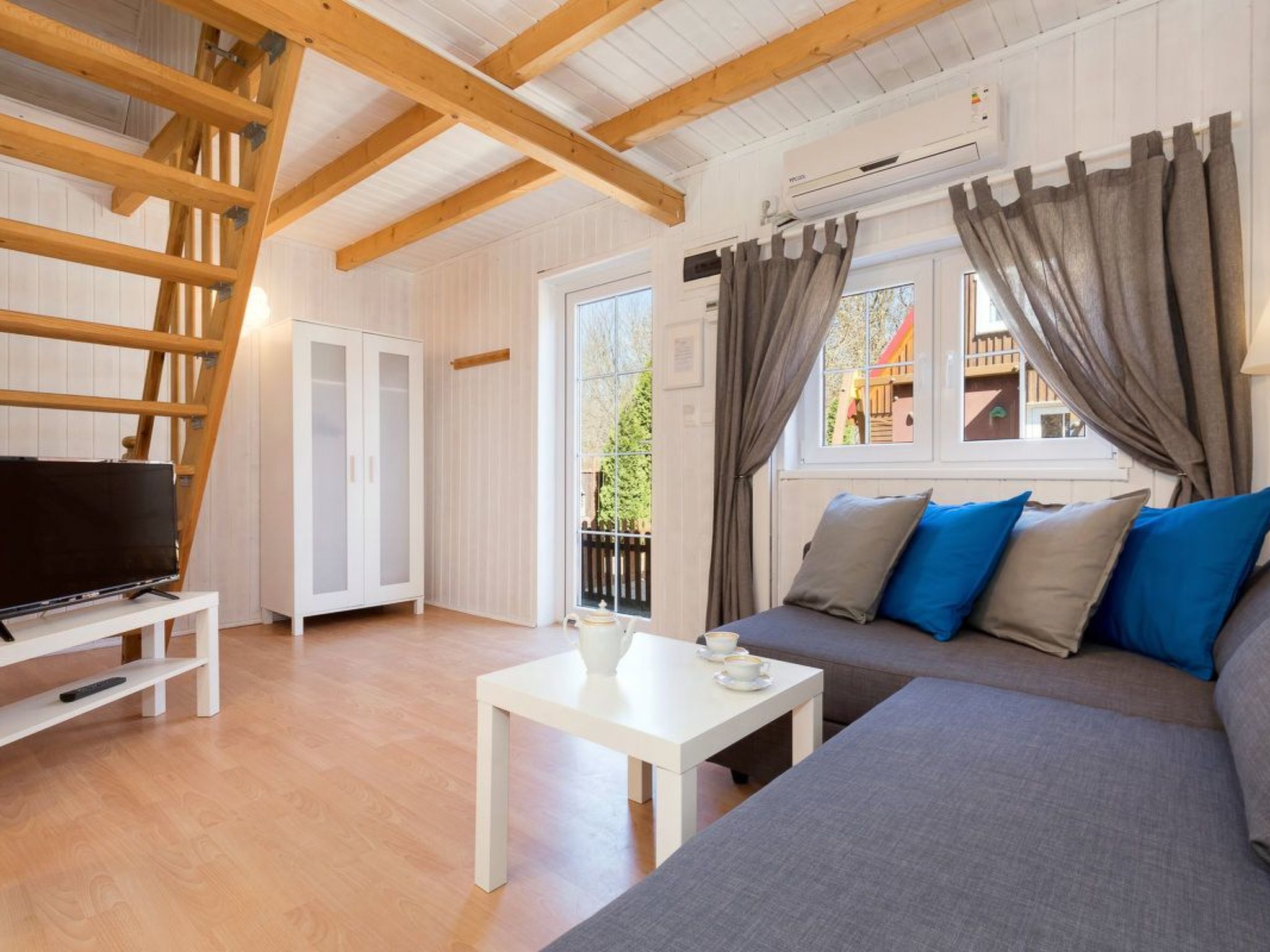 "Boathouse" mit Schwimmbad