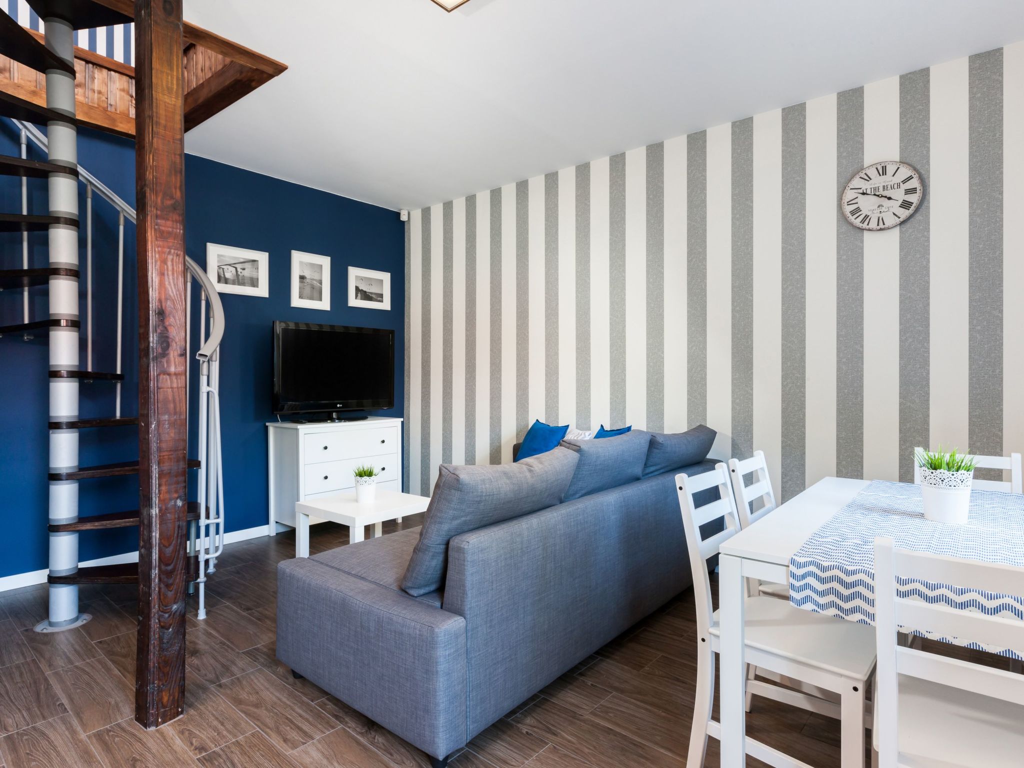 "Kapitanski" mit Schwimmbad