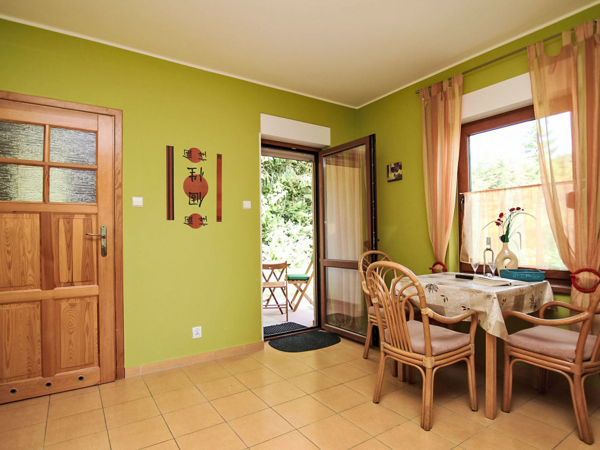 Mit Terrasse - Binnen