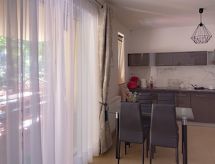 Knus appartement voor 6, 150m van de Oostzee in Pobierowo - thumbnail 6