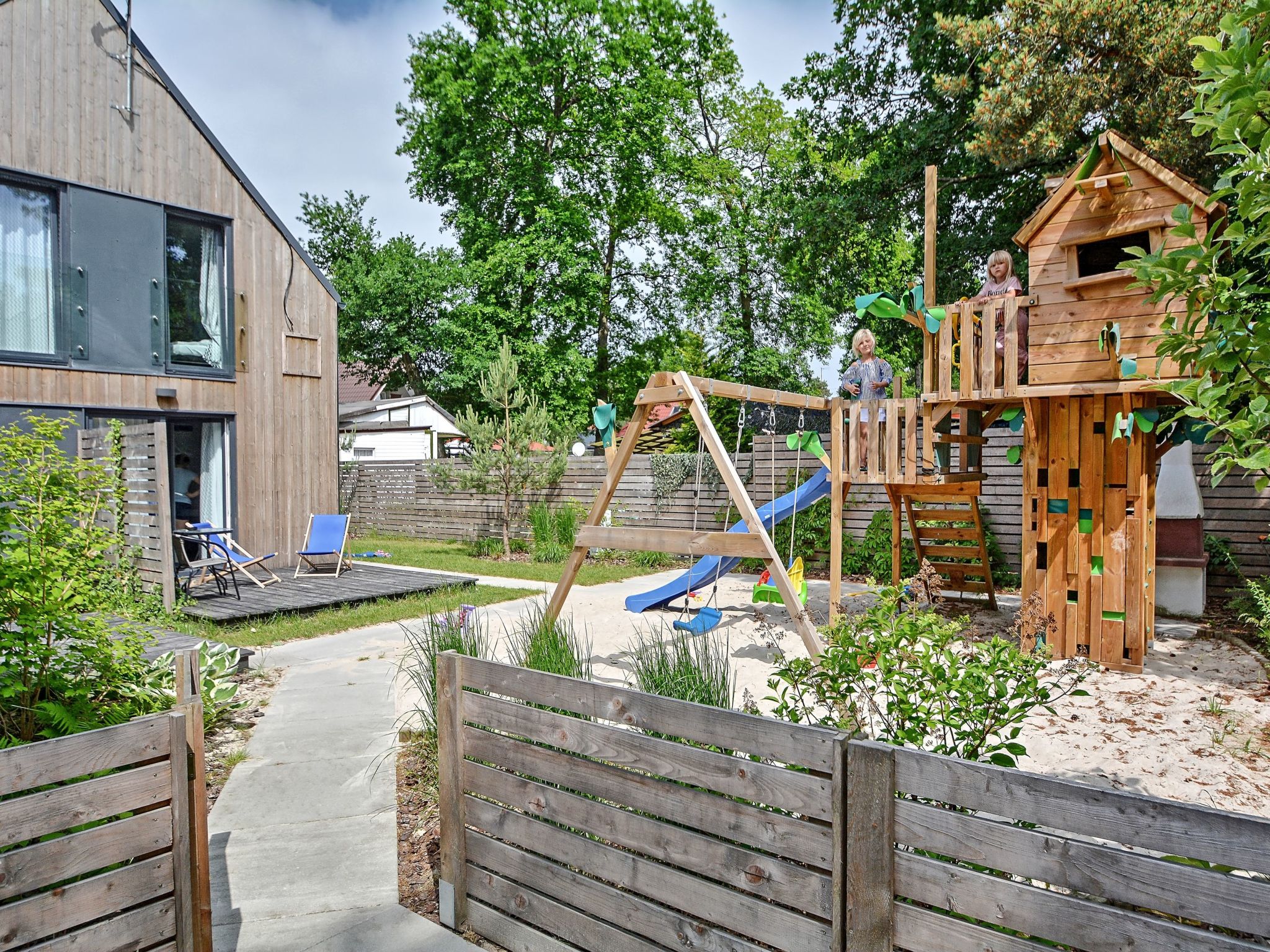 Mit privater Terrasse-Binnen