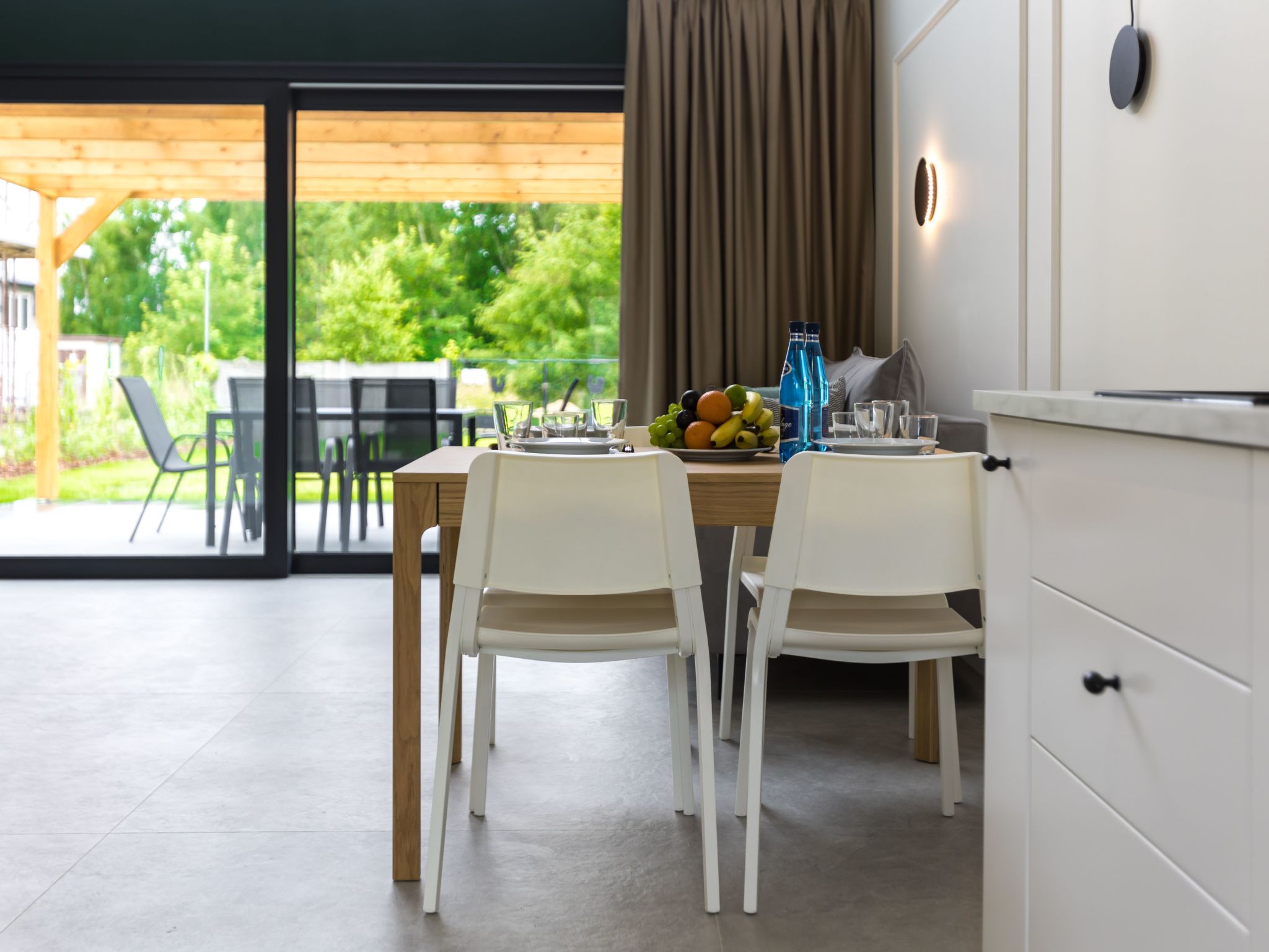 Schönes Ferienhaus in Niechorze mit Großem Grill - Drinnen