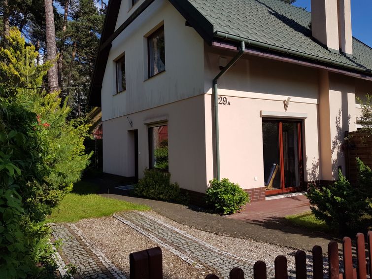Vakantiehuis met open haard en sauna in Łukęcin in Lukecin
