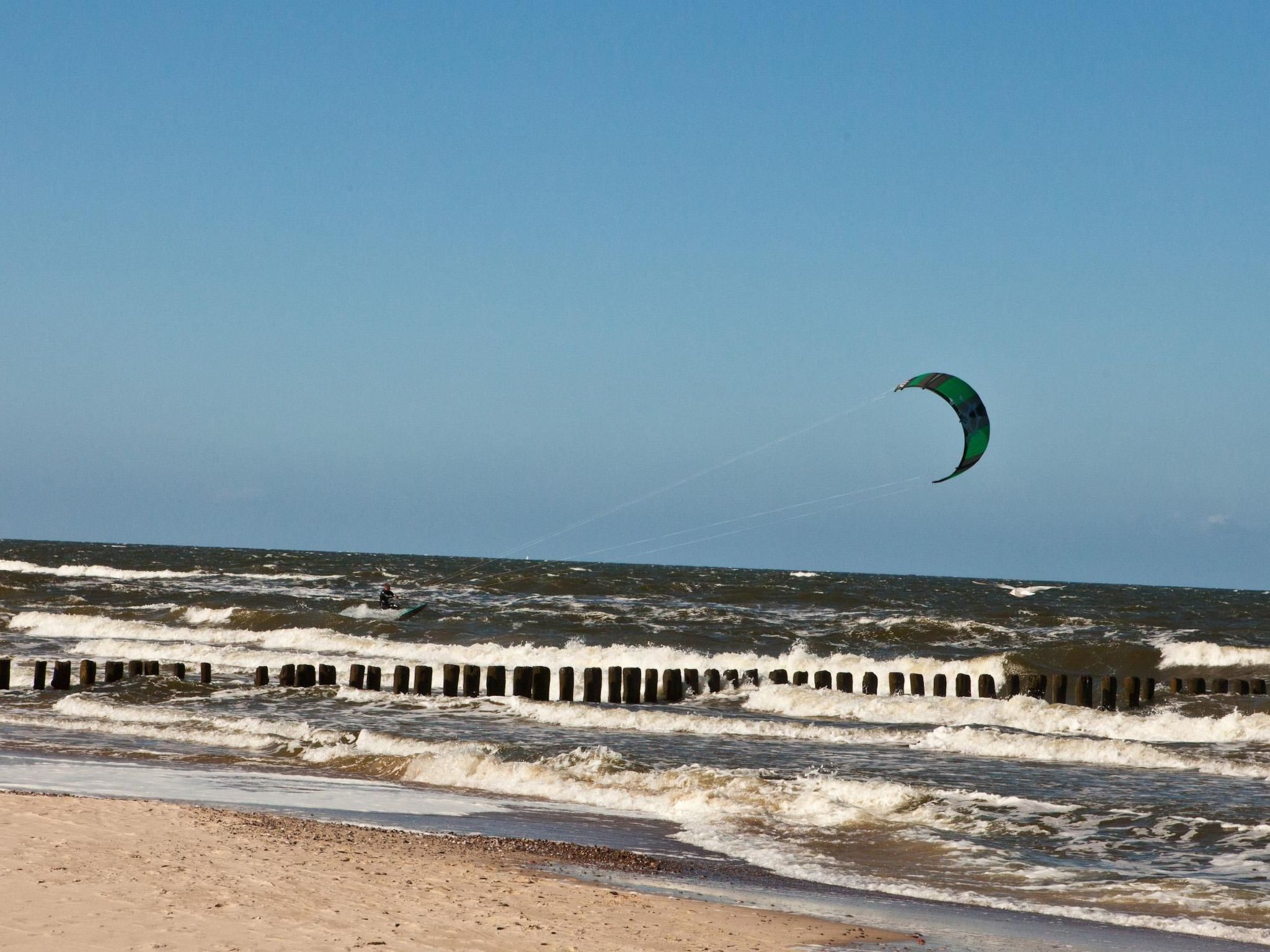 Wohnung mit Panoramaverglasung und Meerblick - Buiten