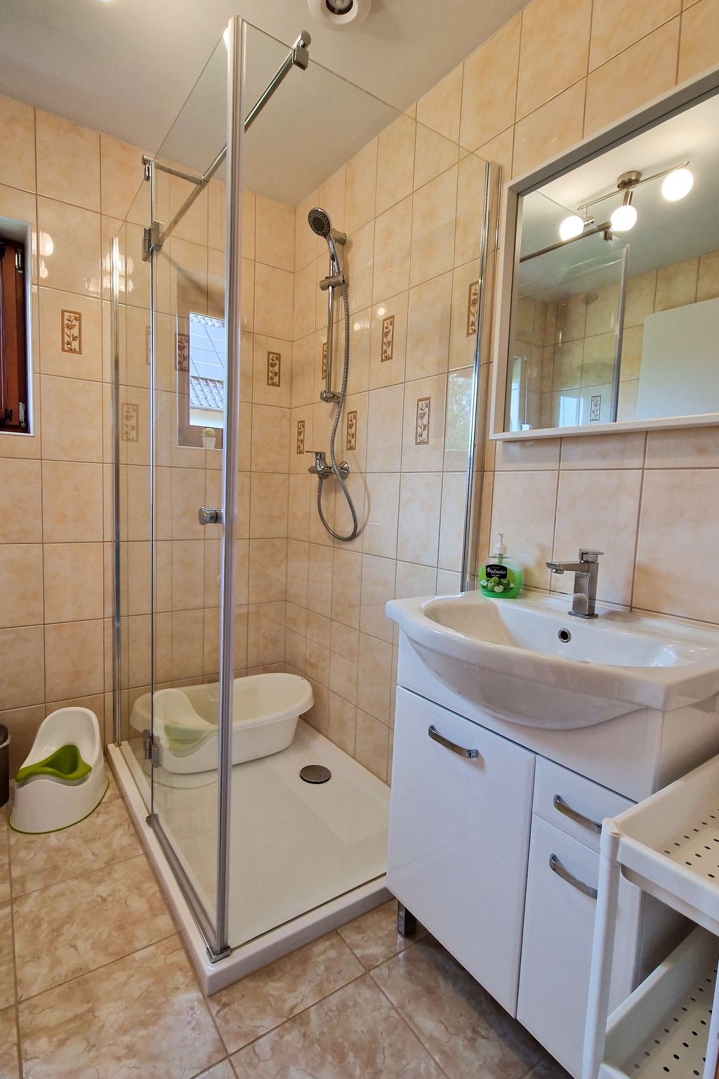 Landhaus mit Garten, Grill und Terrasse-Image-tags.info