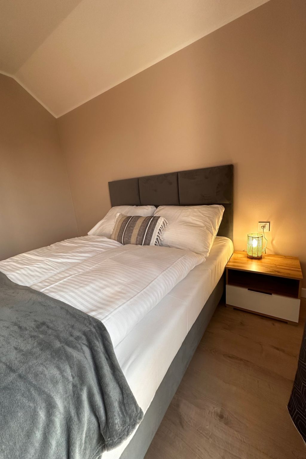 Double Bernstein-Binnen