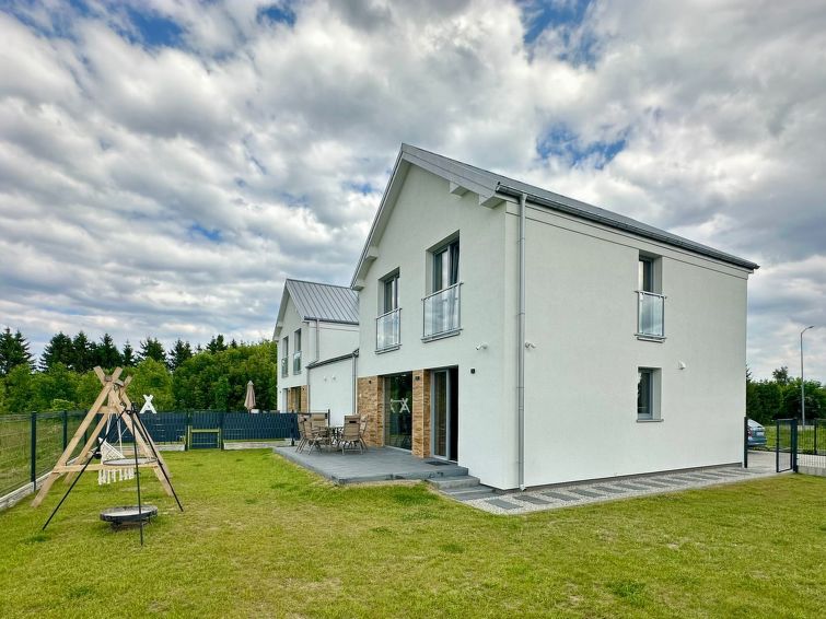 Vakantiehuis Bernstein in Kolczewo: nabij golfbaan en het meer in Kołczewo