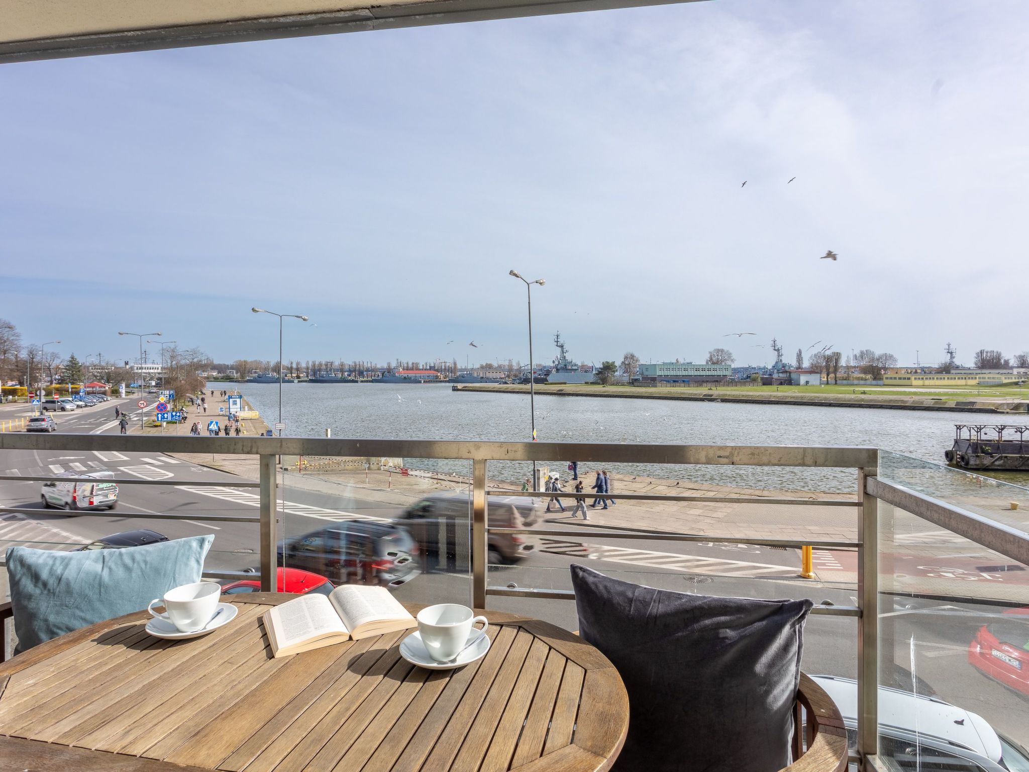 Concha mit Blick auf den Hafen — Terrace (4 of 21)