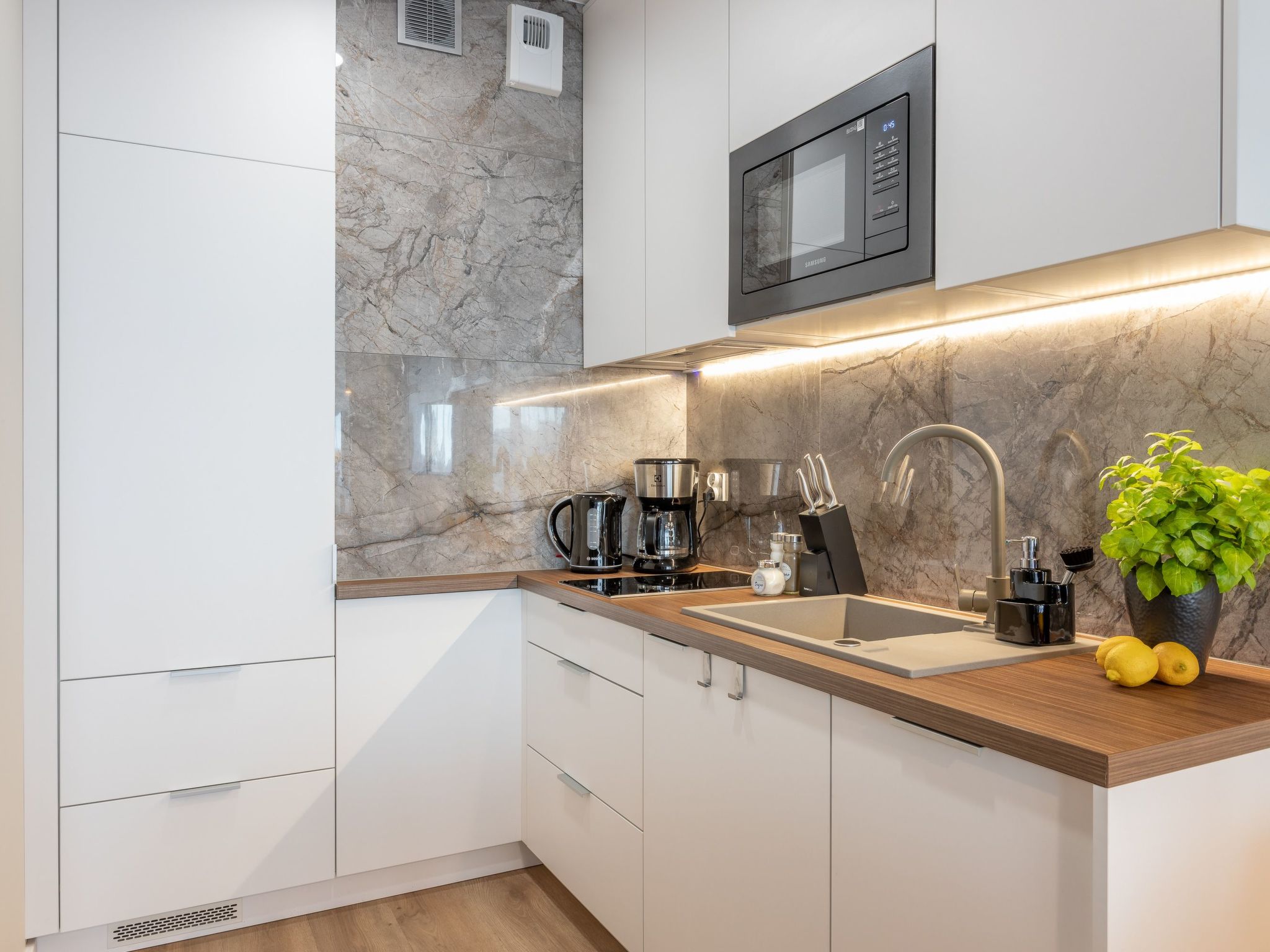 Stilvoll eingerichtete Ferienwohnung am Meer - Image 3