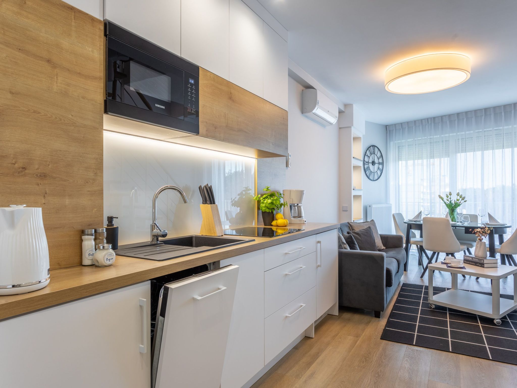 Kitchen / Dining Room