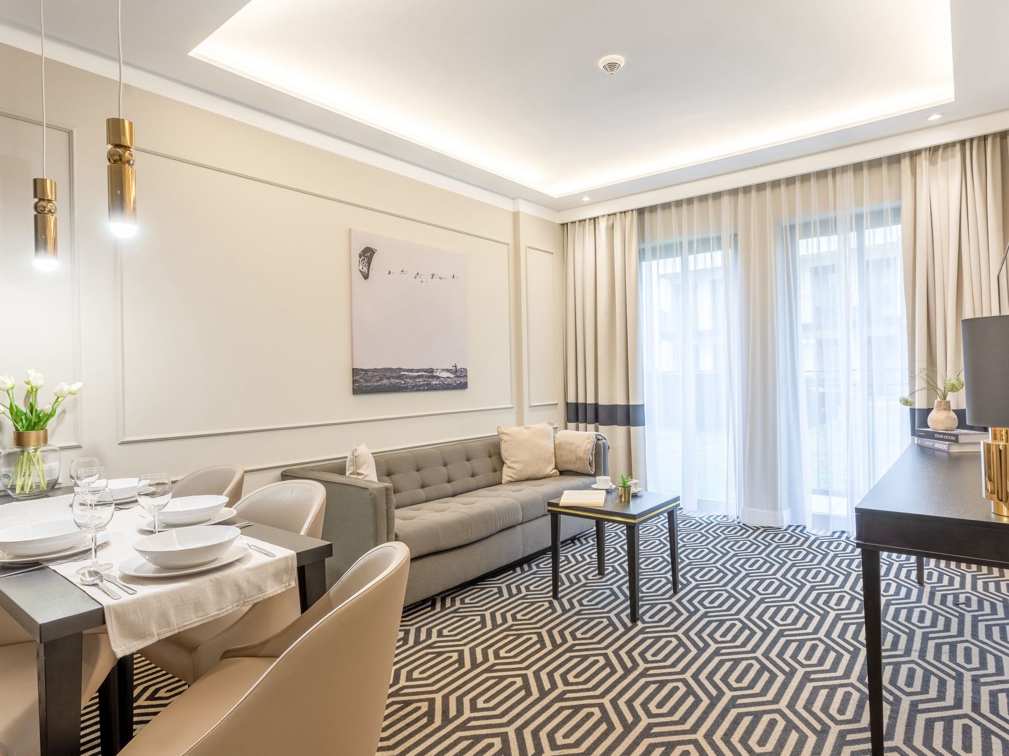 Stilvoll eingerichtete Ferienwohnung am Meer — Living Room (1 of 16)