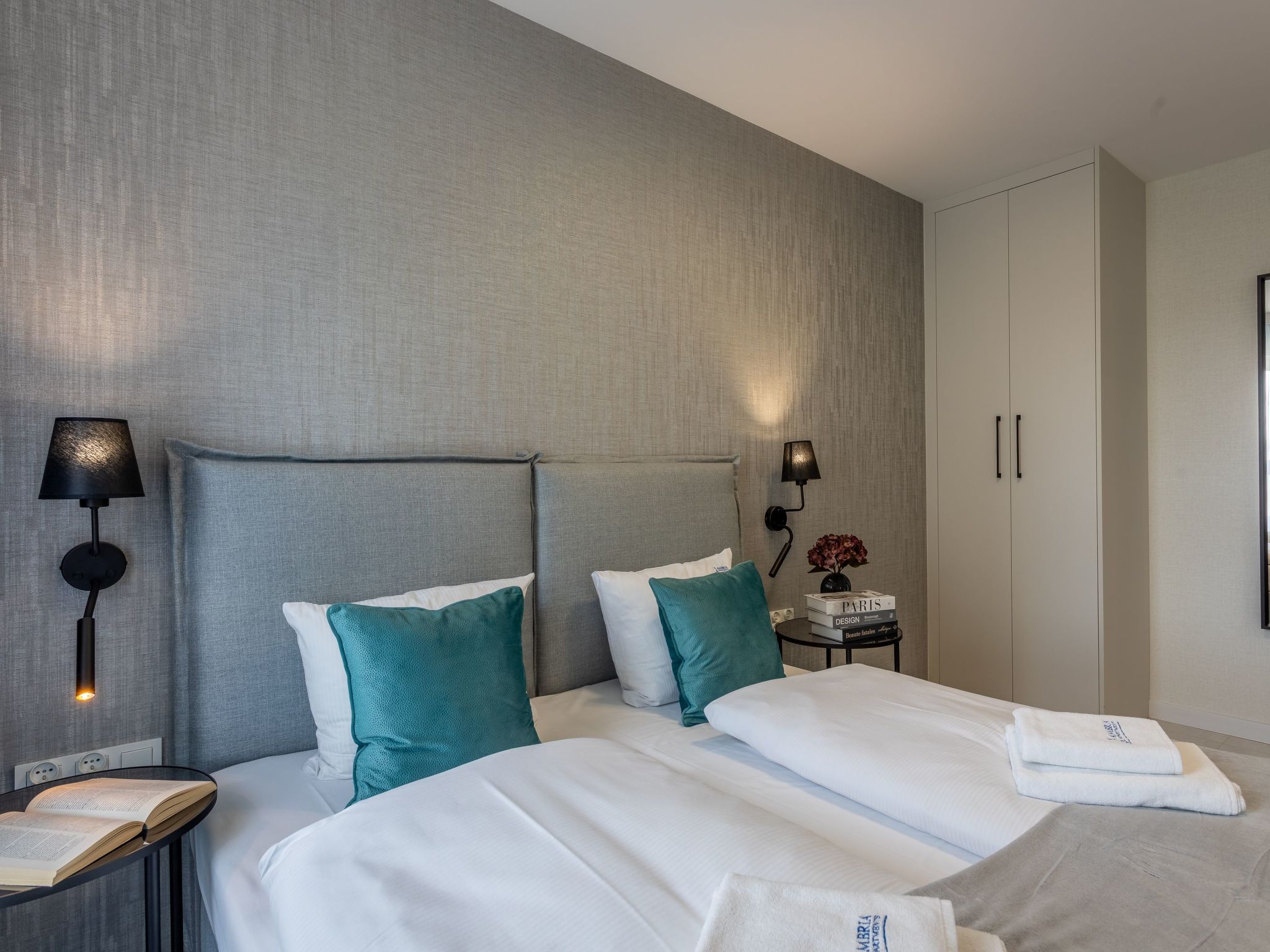Elegante Ferienwohnung an der Ostsee — Bedroom (1 of 11)