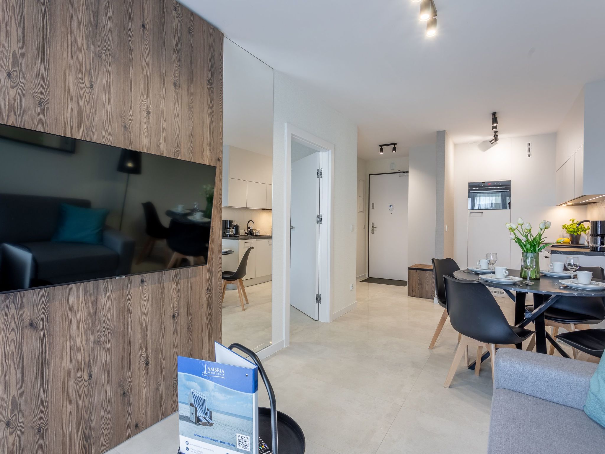 Elegante Ferienwohnung an der Ostsee — Living Room (4 of 11)