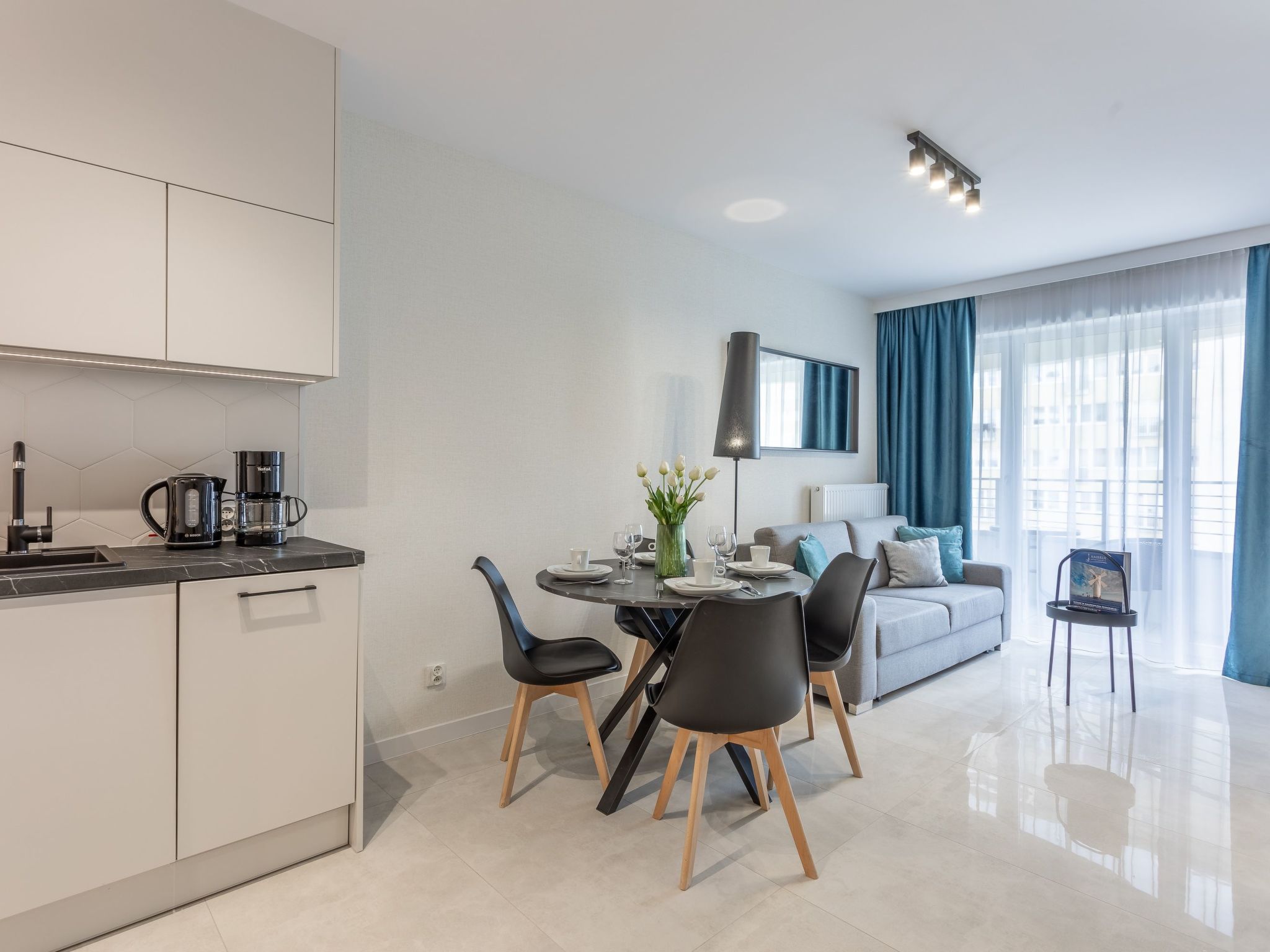 Elegante Ferienwohnung an der Ostsee — Living Room (5 of 11)