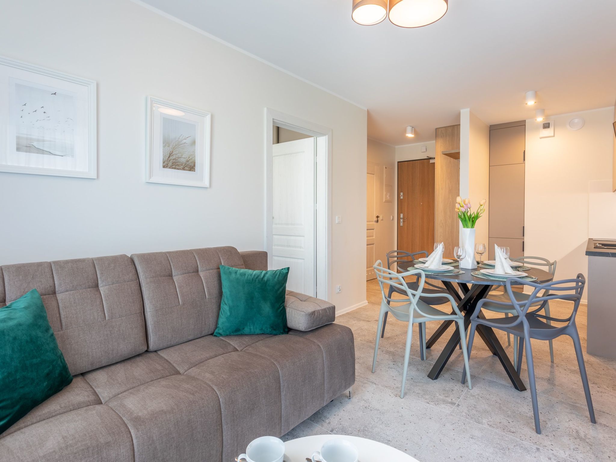 Gemütliche, helle Ferienwohnung an der Ostsee — Living Room (3 of 10)