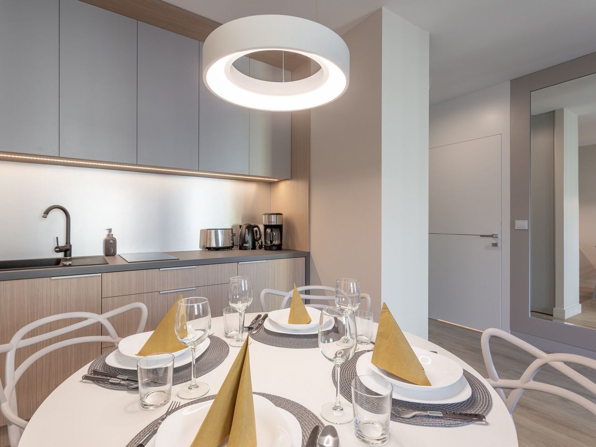 Schönes Ferienappartement Gold in Swinemünde — Kitchen / Dining Room (5 of 11)