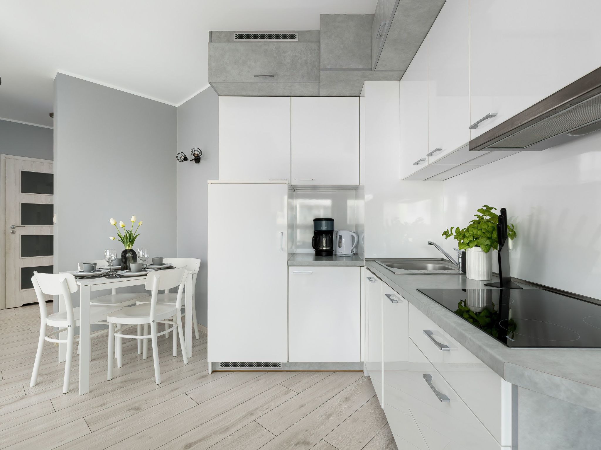 Apartment Ambria III-Image-tags.info