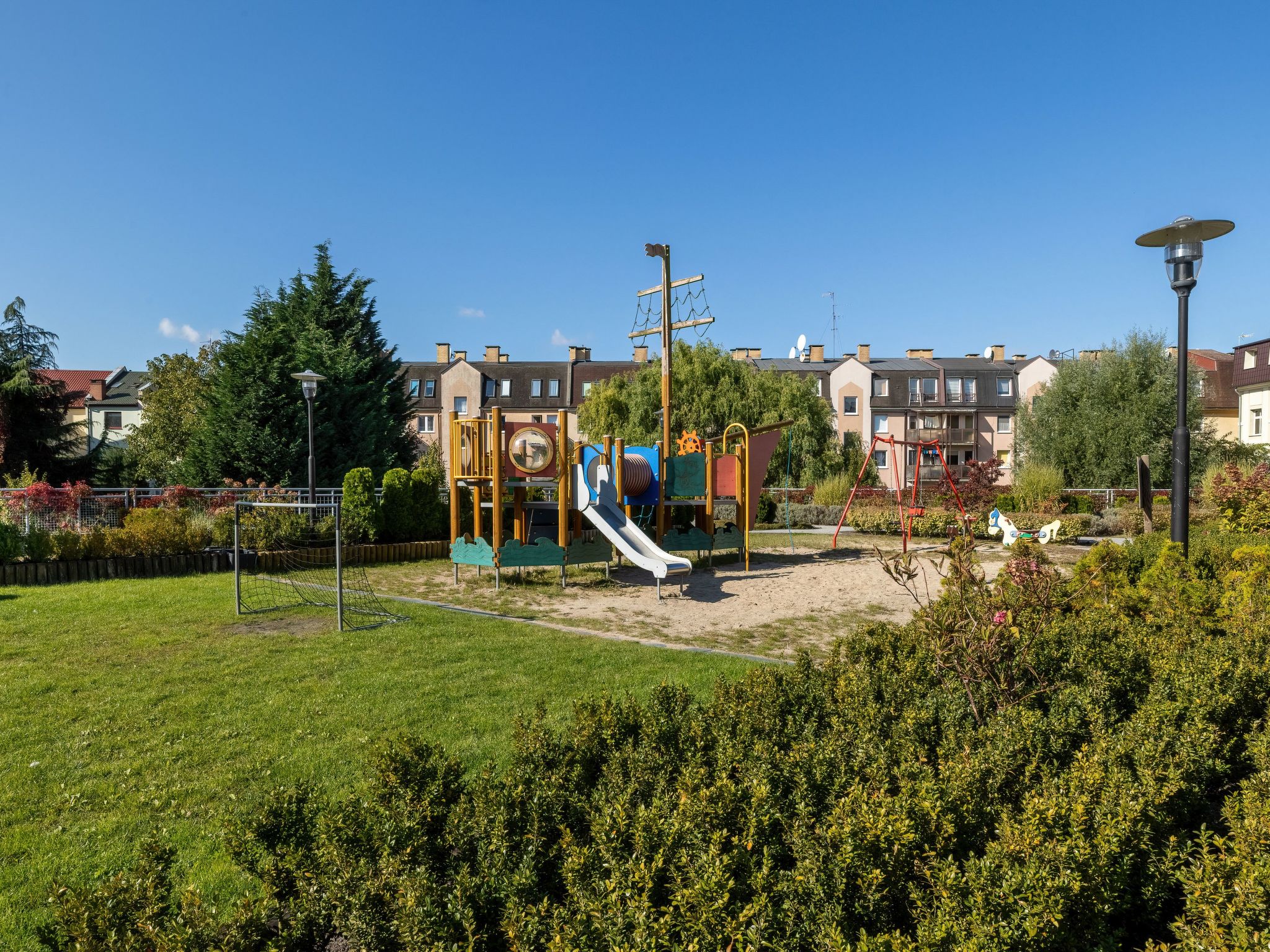 Apartment Ambria III-Image-tags.info