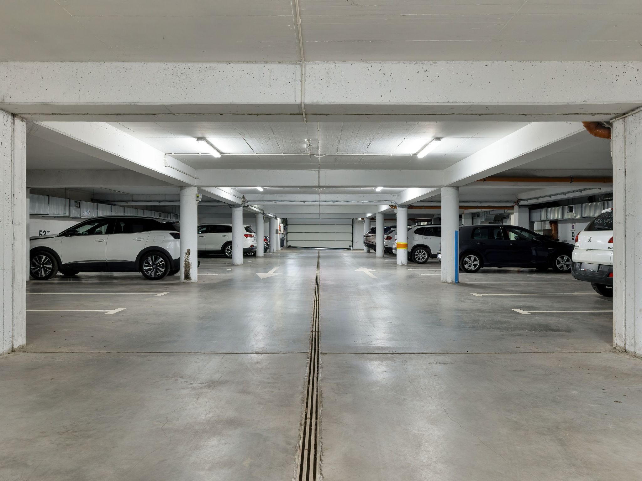 Apartment Ambria III-Image-tags.info