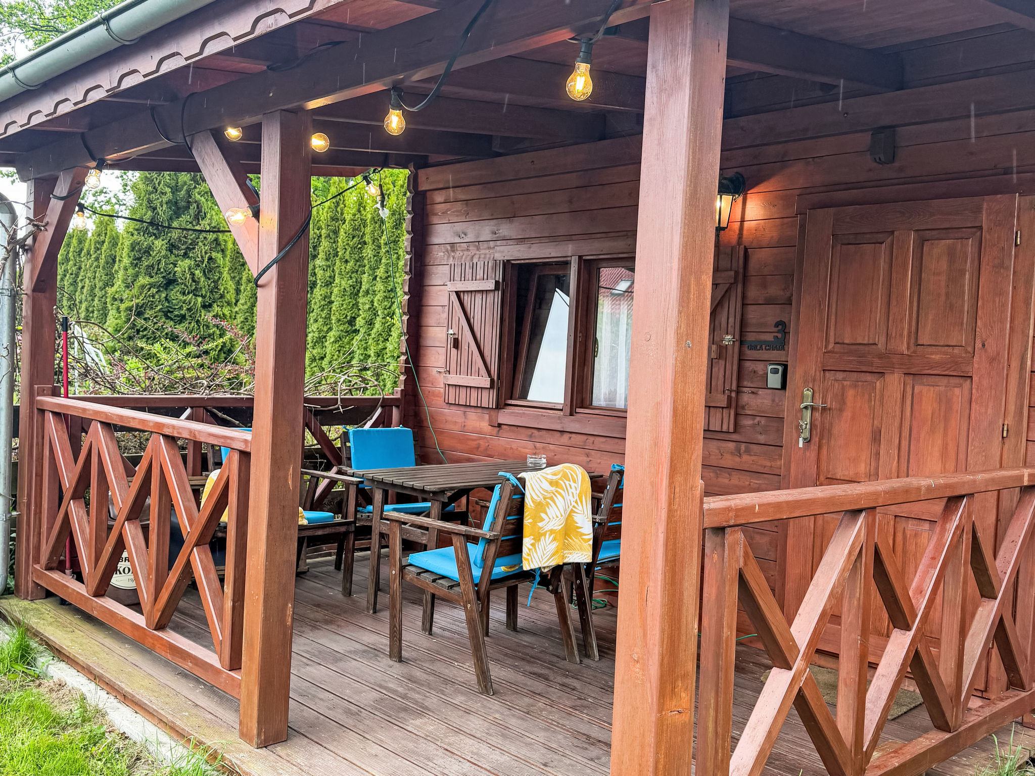 Haus in Karsibór mit Grill, Terrasse und Garten - Buiten