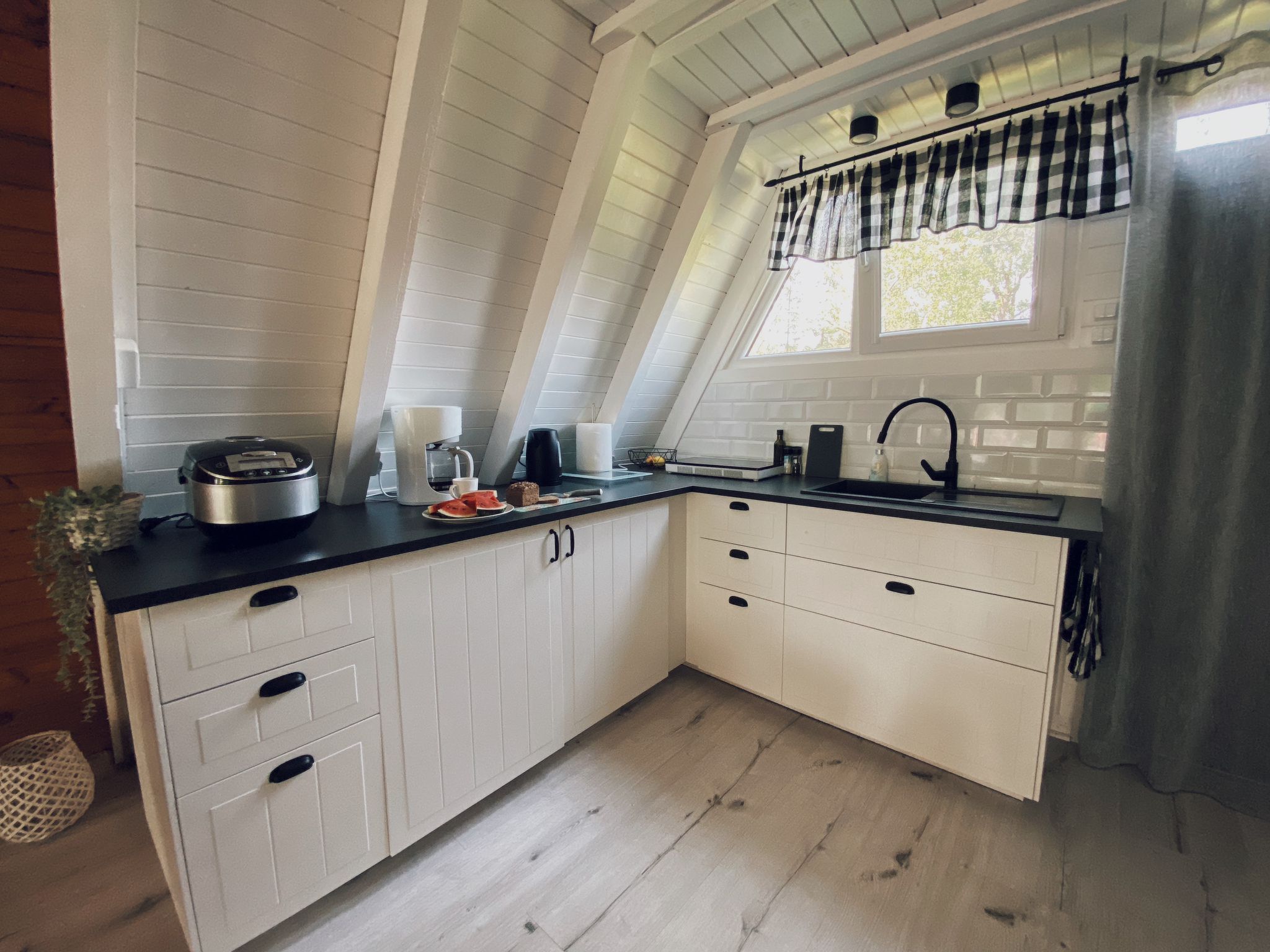 Dario-Image-tags.info