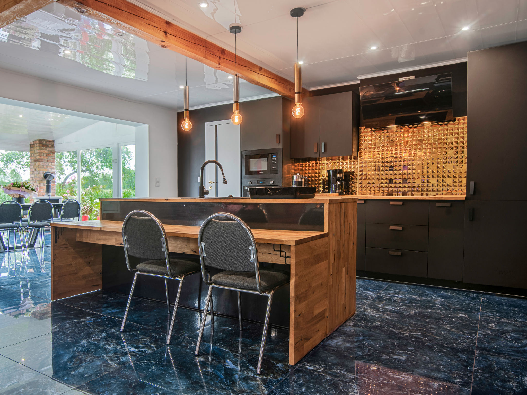 Kitchen / Dining Room