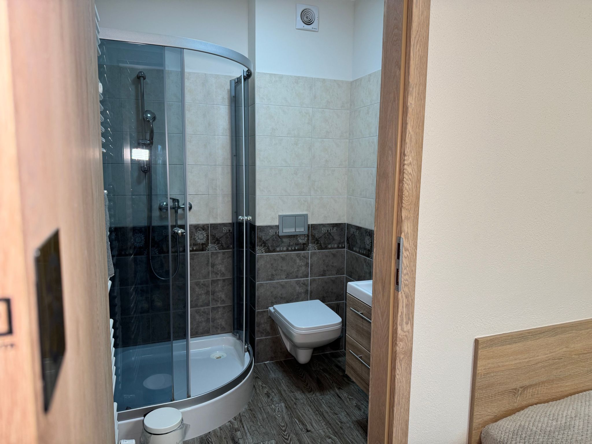 Mit Wasserblick-Binnen