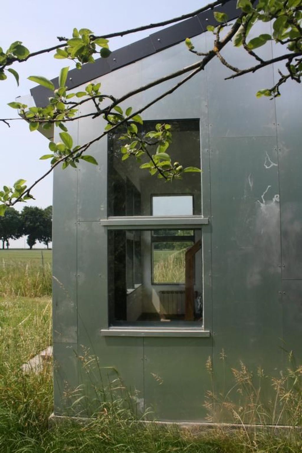 Auf einem Gutshof mit eigenem Garten in ländlicher Umgebung