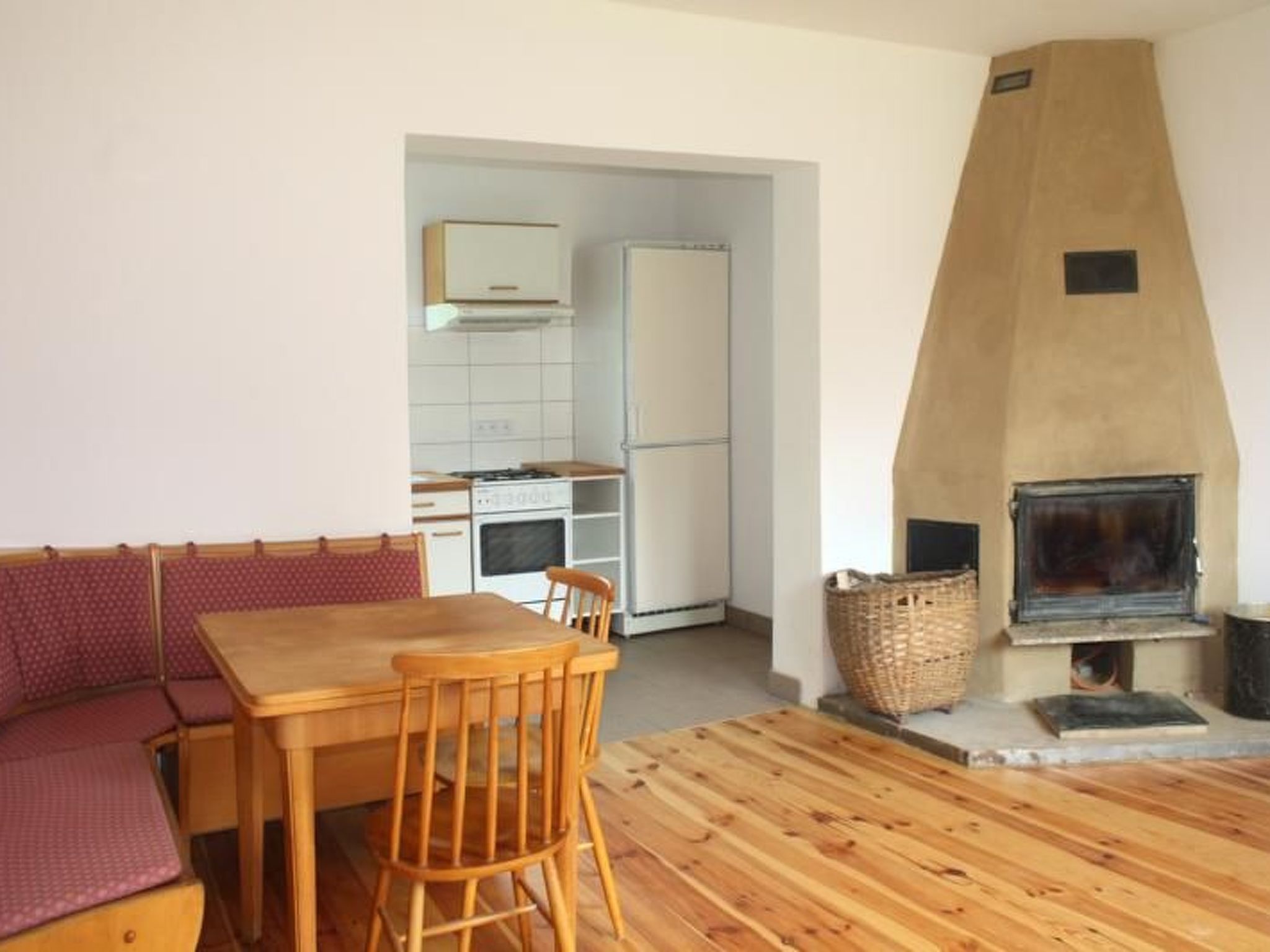 Auf einem Gutshof mit eigenem Garten in ländlicher Umgebung-Image-tags.info