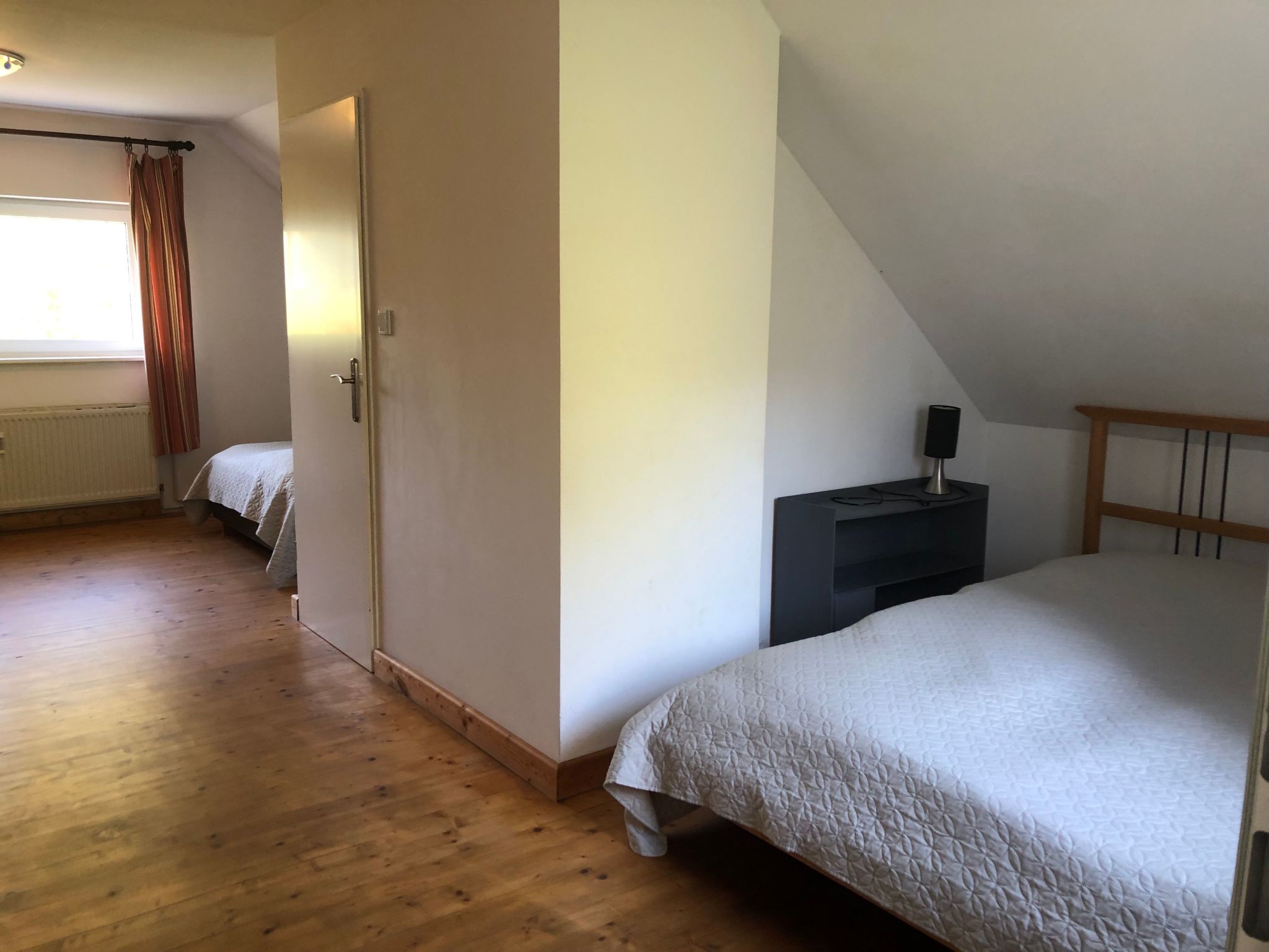 Auf einem Gutshof mit eigenem Garten in ländlicher Umgebung-Image-tags.info