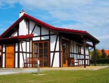 Luxe vrijstaand vakantiehuis met zeezicht, 600m van het strand in Sarbinowo - thumbnail 1