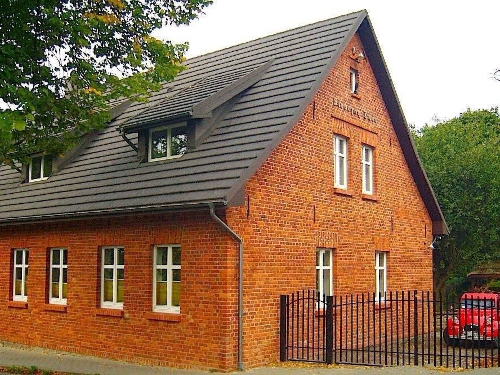 Anwesen mit Garten, Grill und Terrasse-Binnen