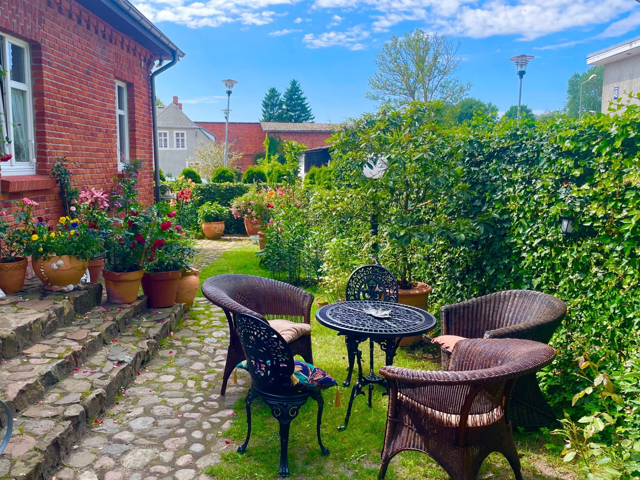 Anwesen mit Garten, Grill und Terrasse-Binnen