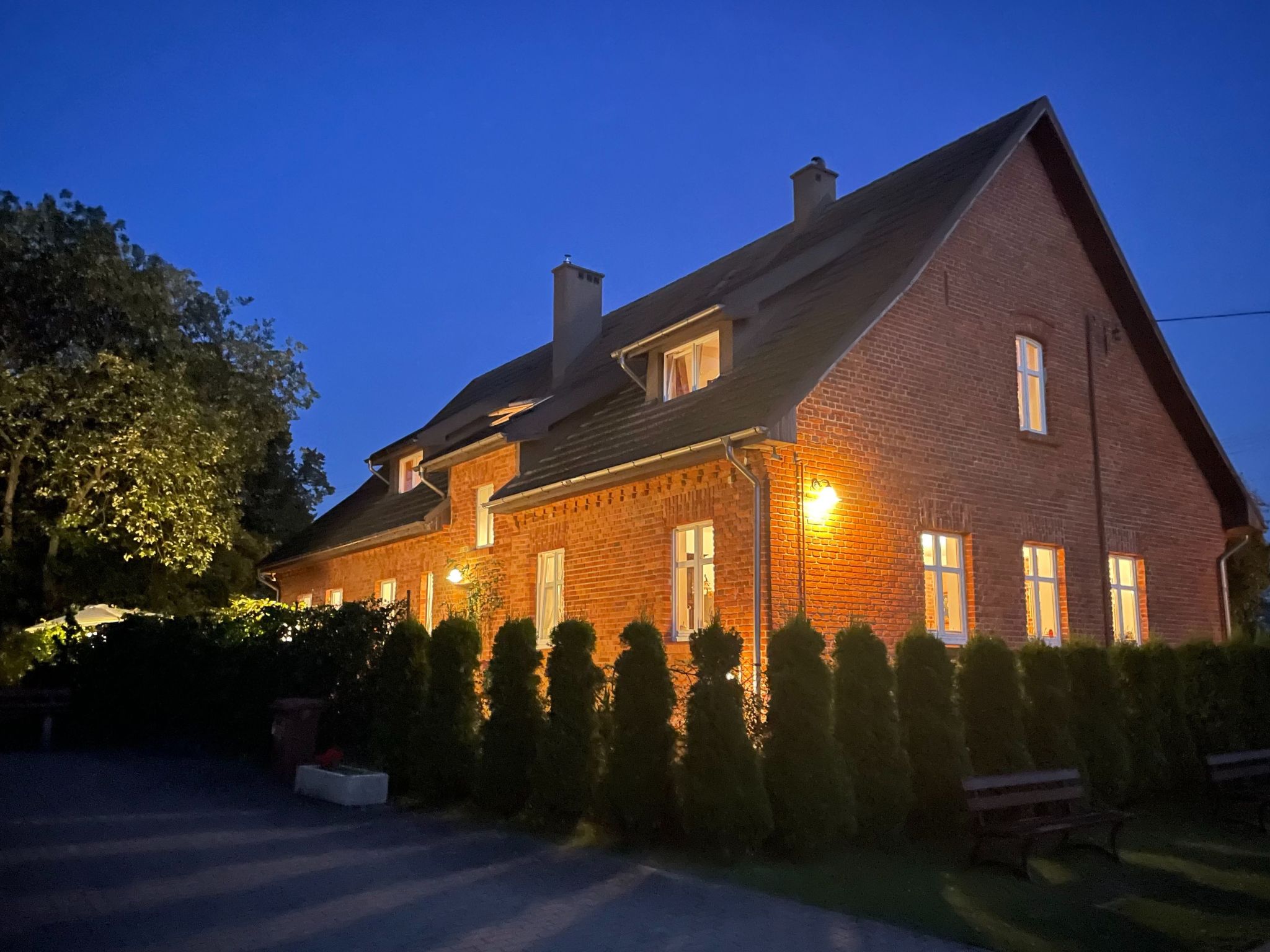 Anwesen mit Garten, Grill und Terrasse-Binnen