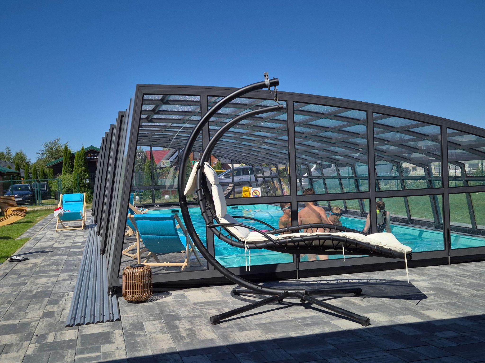 "New 5" mit gemeinschaftlichem Pool-Binnen