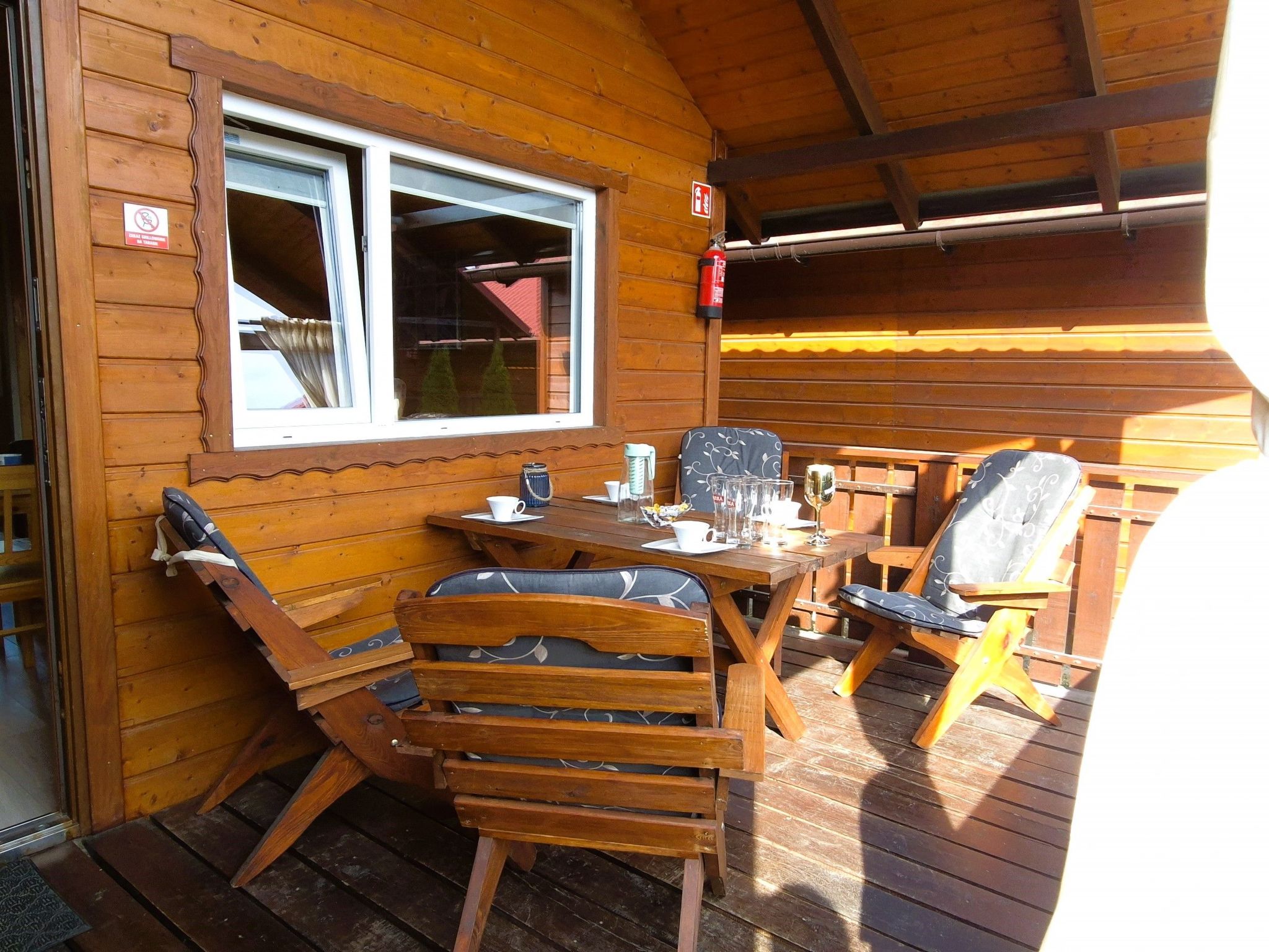 "New 5" mit gemeinschaftlichem Pool-Binnen