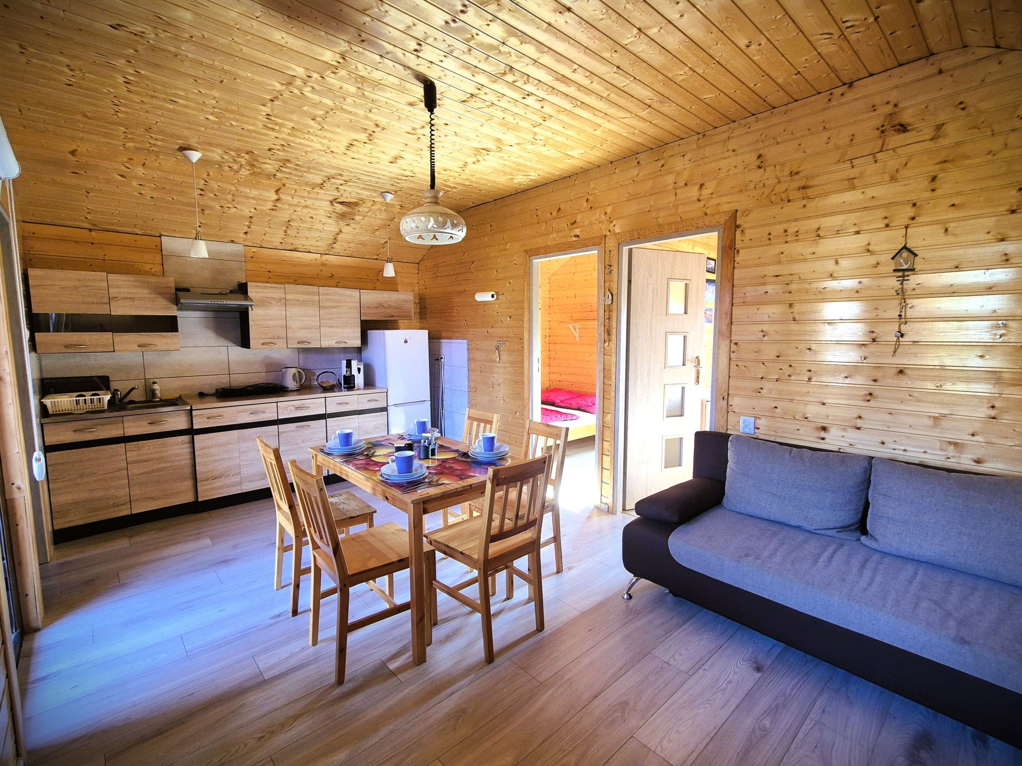 "New 5" mit gemeinschaftlichem Pool-Binnen