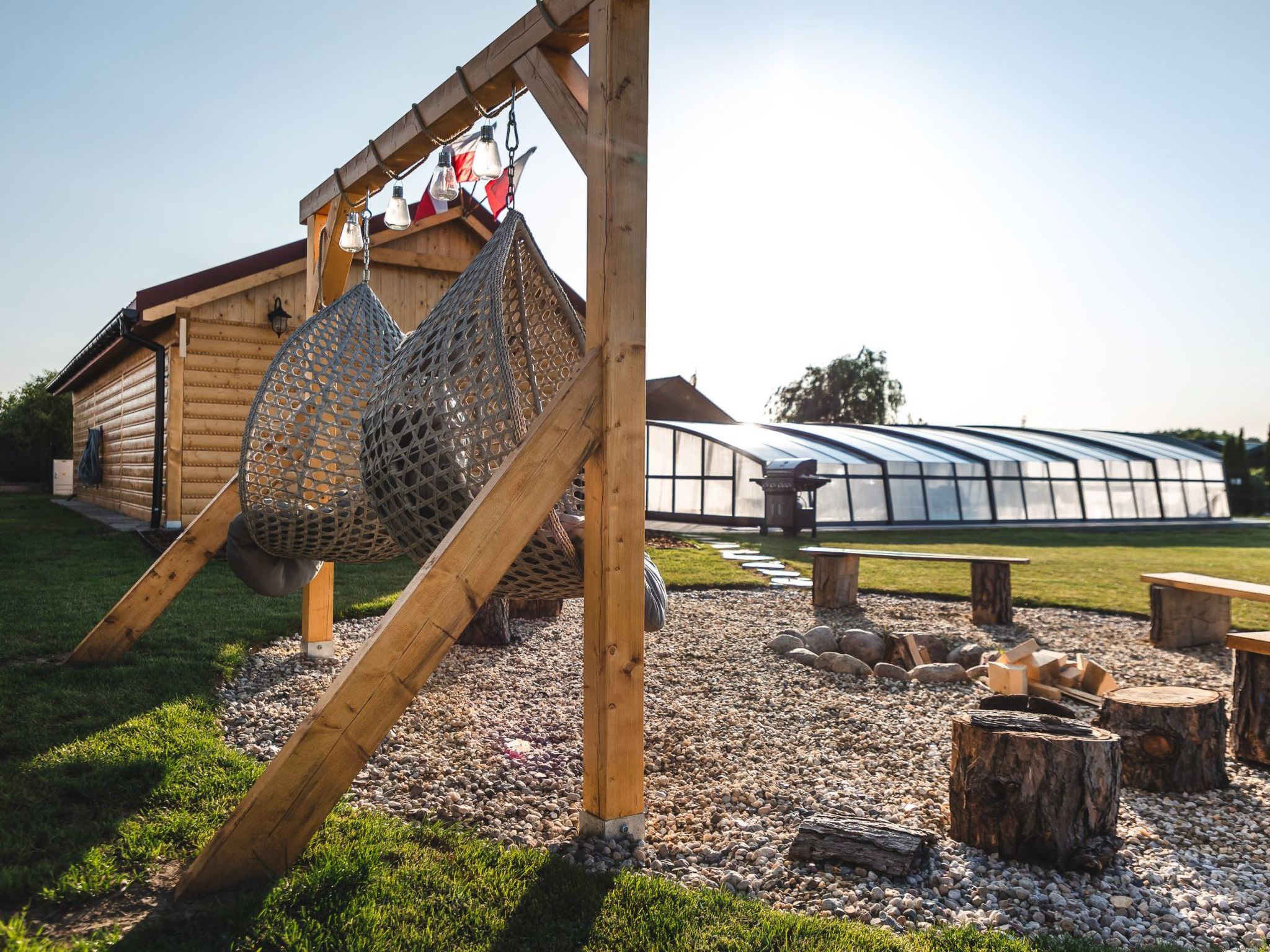 "New 5" mit gemeinschaftlichem Pool-Binnen