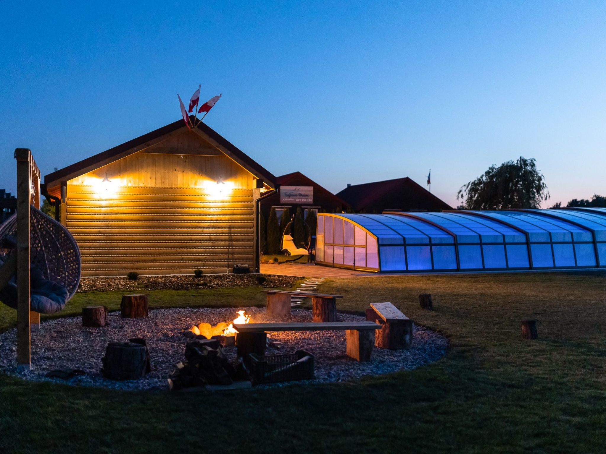 "New 5" mit gemeinschaftlichem Pool-Binnen