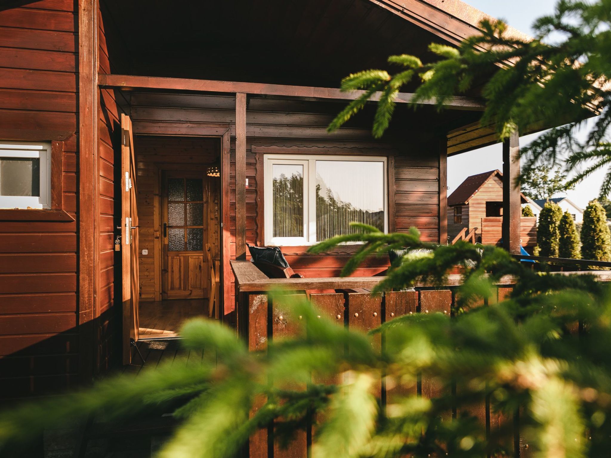 Mit gemeinschaftlichem Pool-Binnen