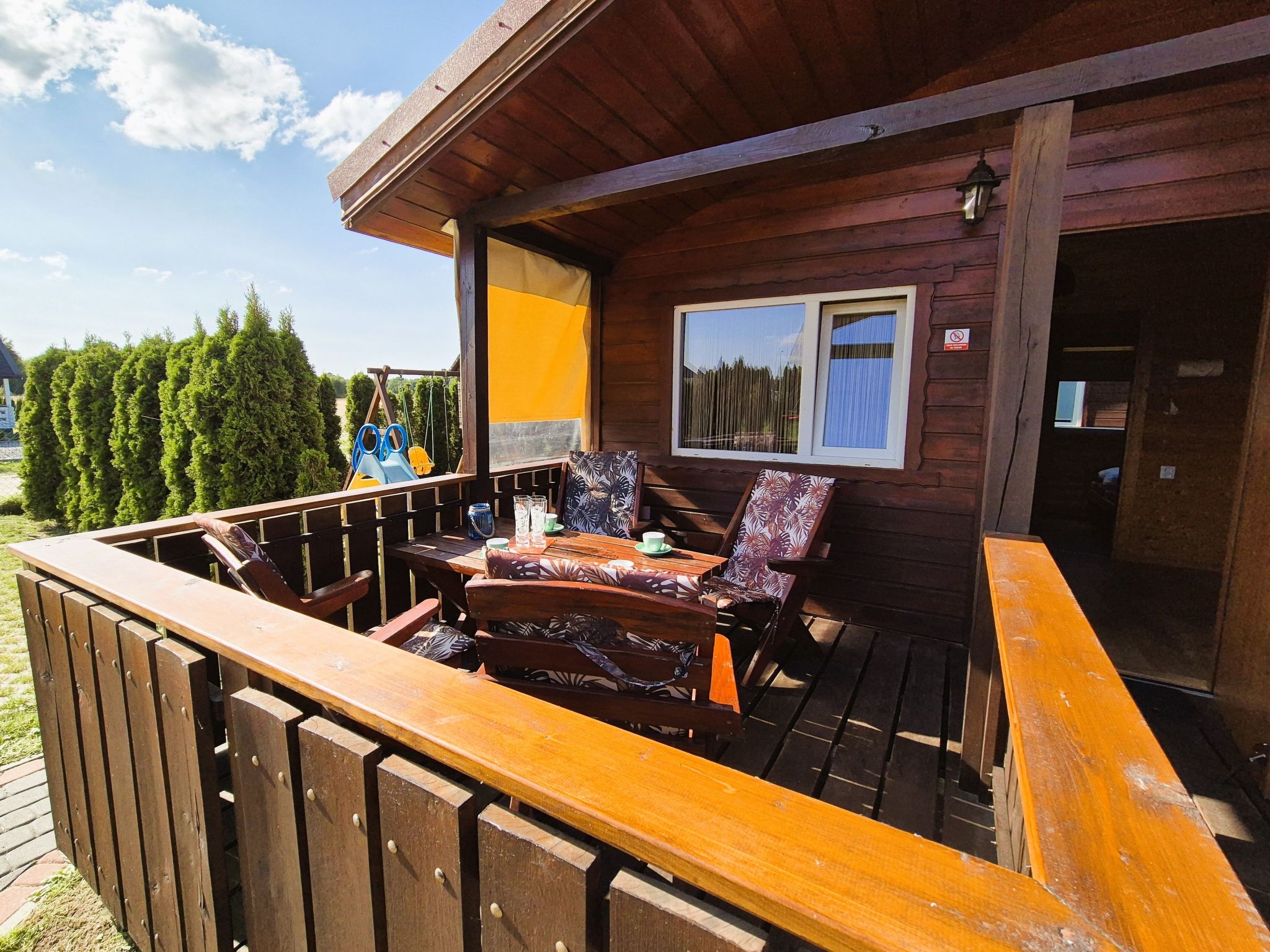 Mit gemeinschaftlichem Pool-Binnen