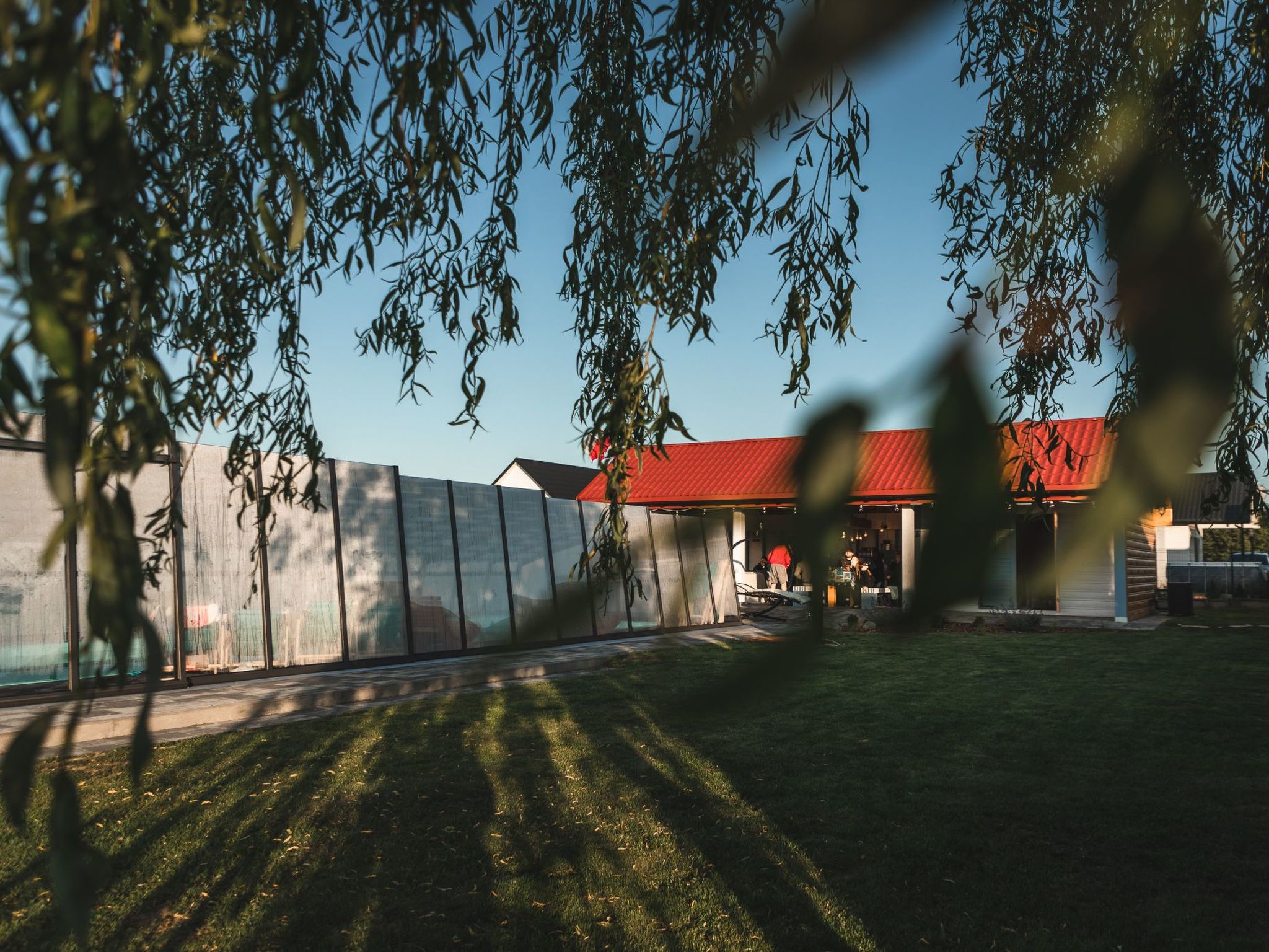 Mit gemeinschaftlichem Pool-Binnen