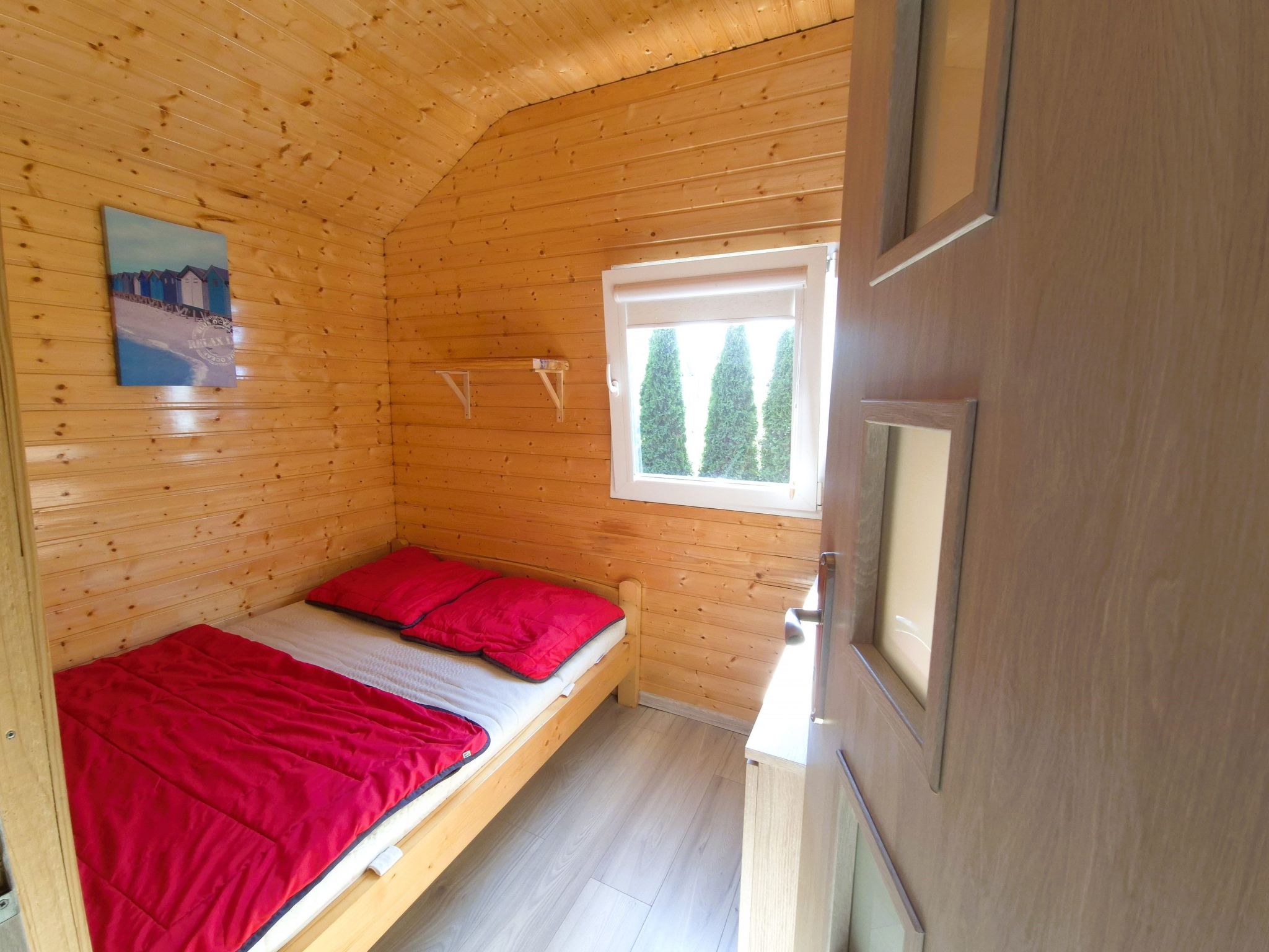 Mit Schwimmbad-Binnen