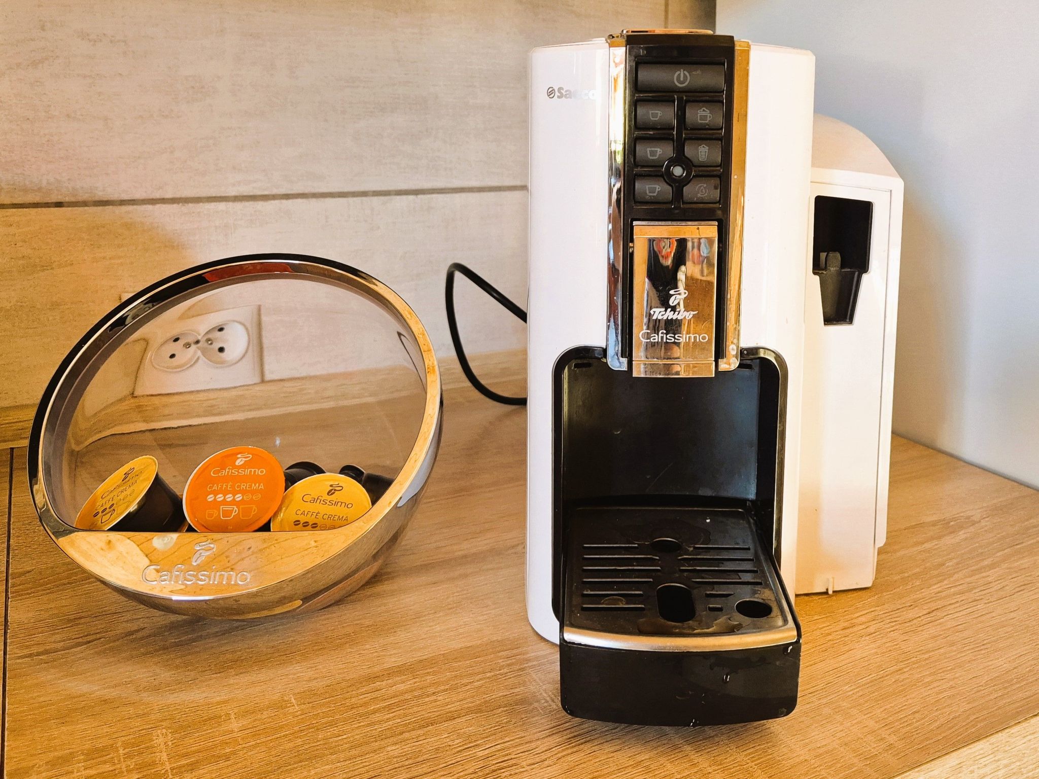 Mit Schwimmbad-Binnen