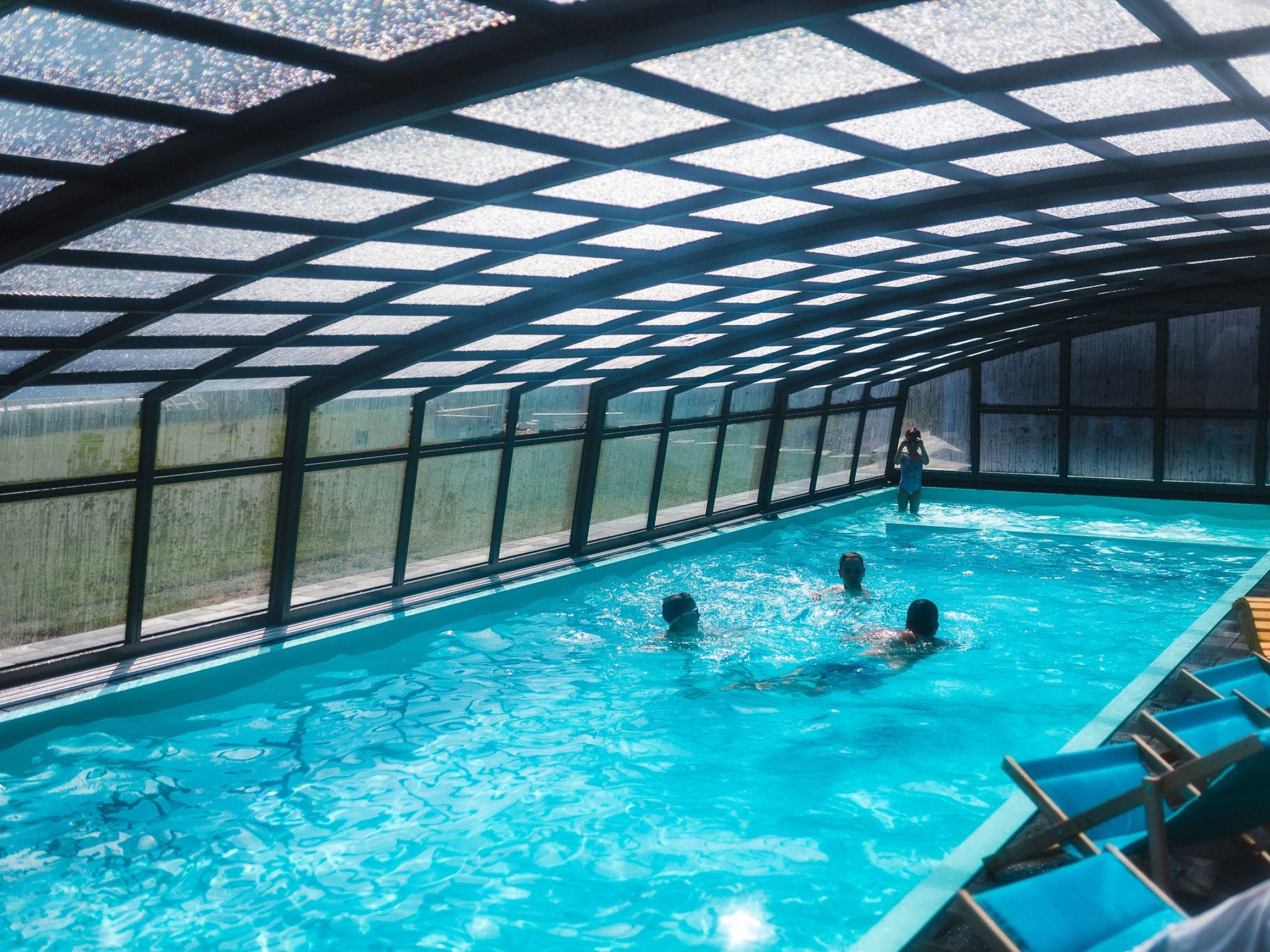 Mit gemeinschaftlichem Pool-Binnen