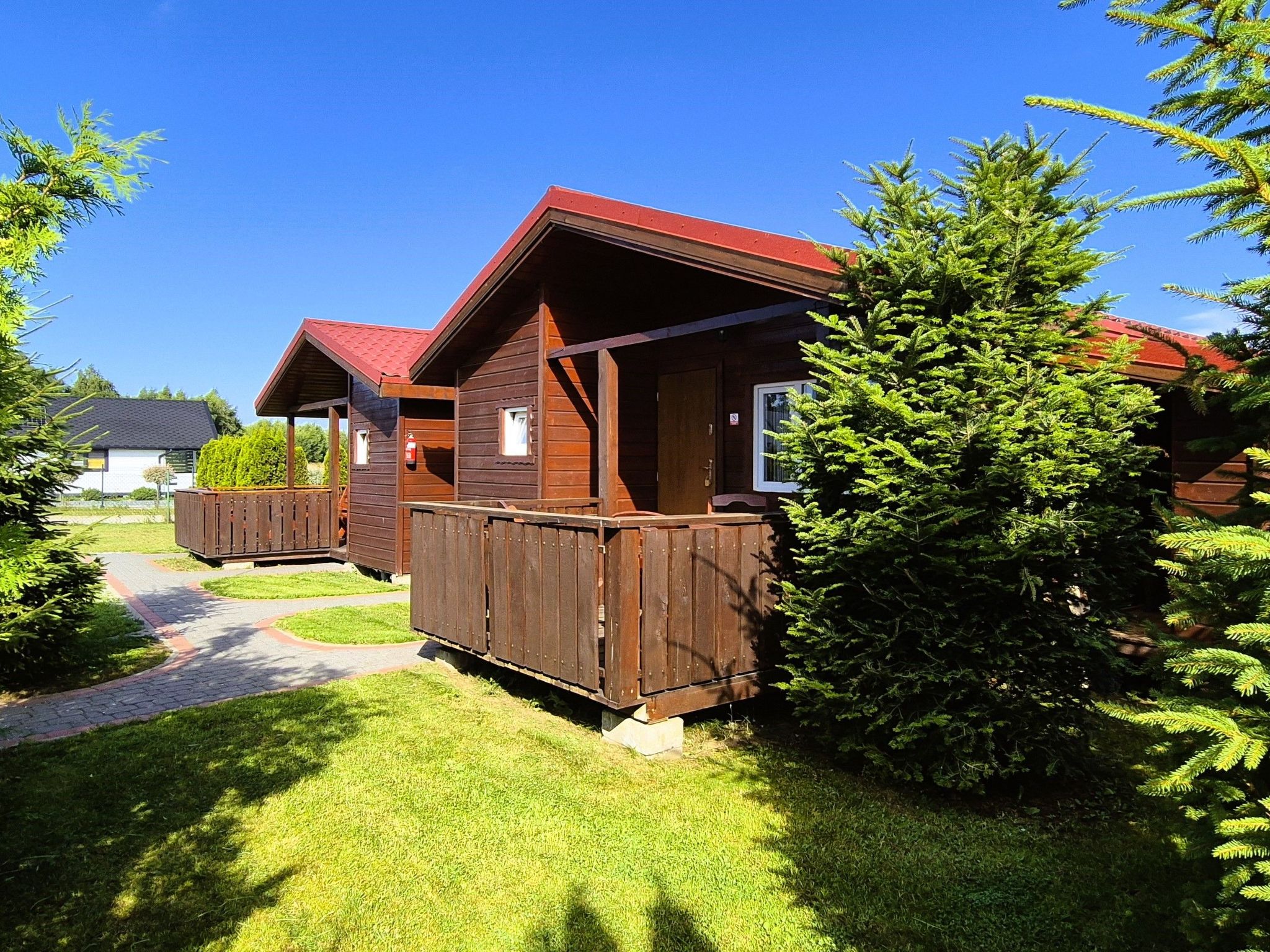 Mit gemeinschaftlichem Pool-Binnen