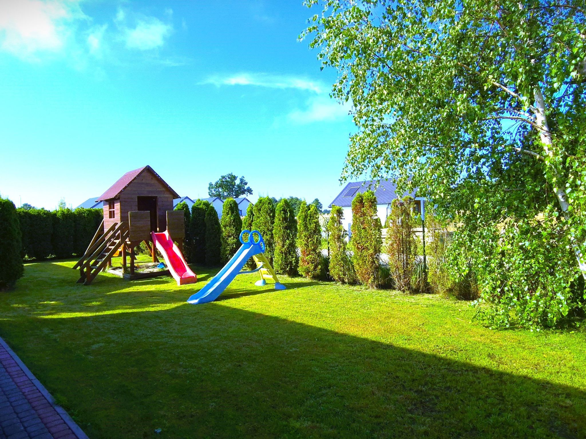 Mit gemeinschaftlichem Pool-Binnen